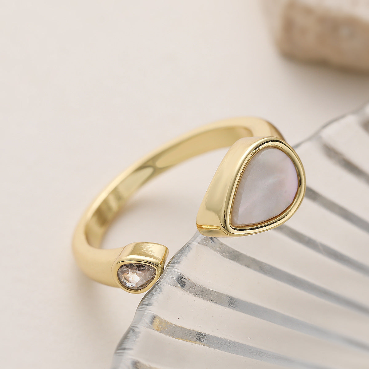 Minimalist Vintage 18K Gold Plated Brass Geometric Heart Open Ring