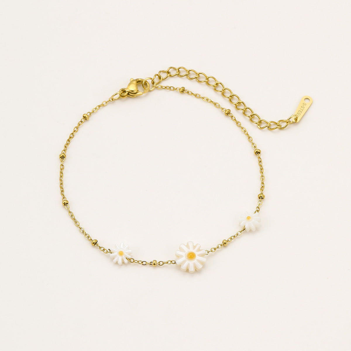 Minimalist Daisy Pearl Bracelet in Stainless Steel with Plated Finish for Women