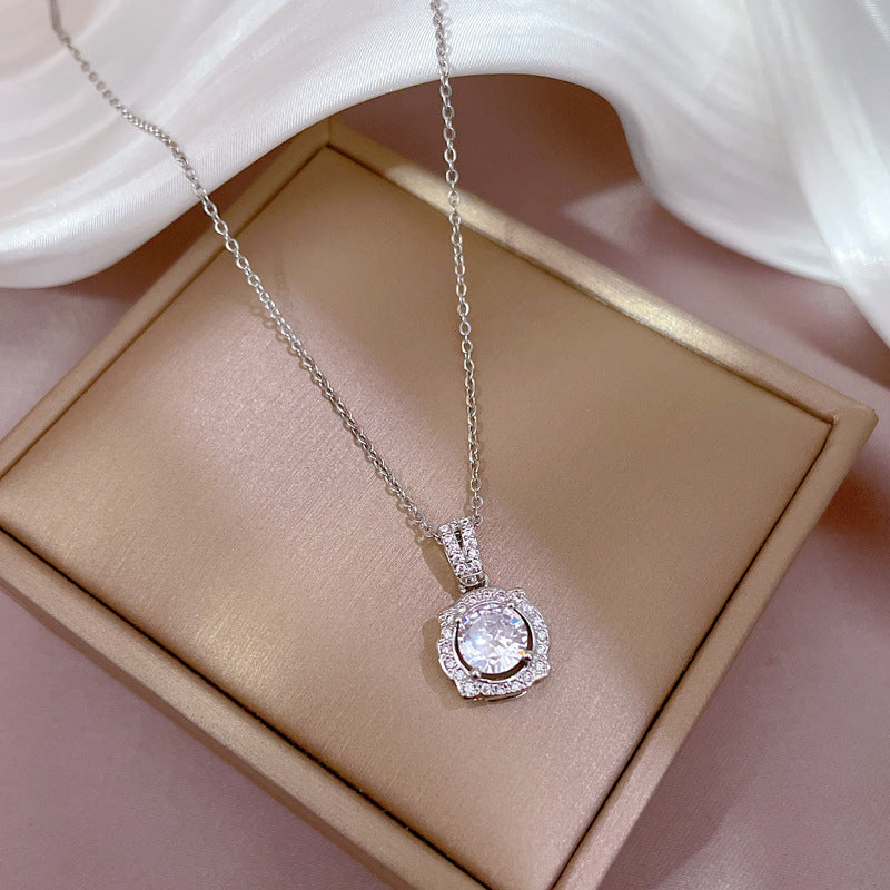 Collana girocollo da donna con ciondolo a zircone geometrico, minimalista, di lusso, in acciaio al titanio