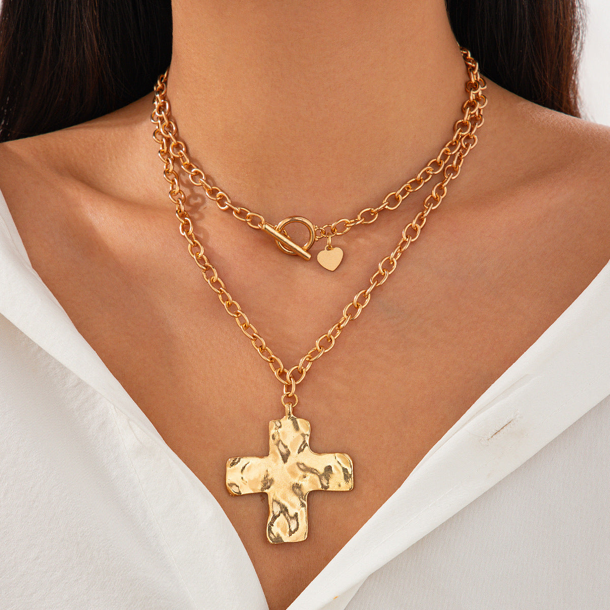 Collana con Ciondoli a Croce e Cuore in Stile Punk in Lega, Finitura Galvanizzata e Design a Catena Irregolare