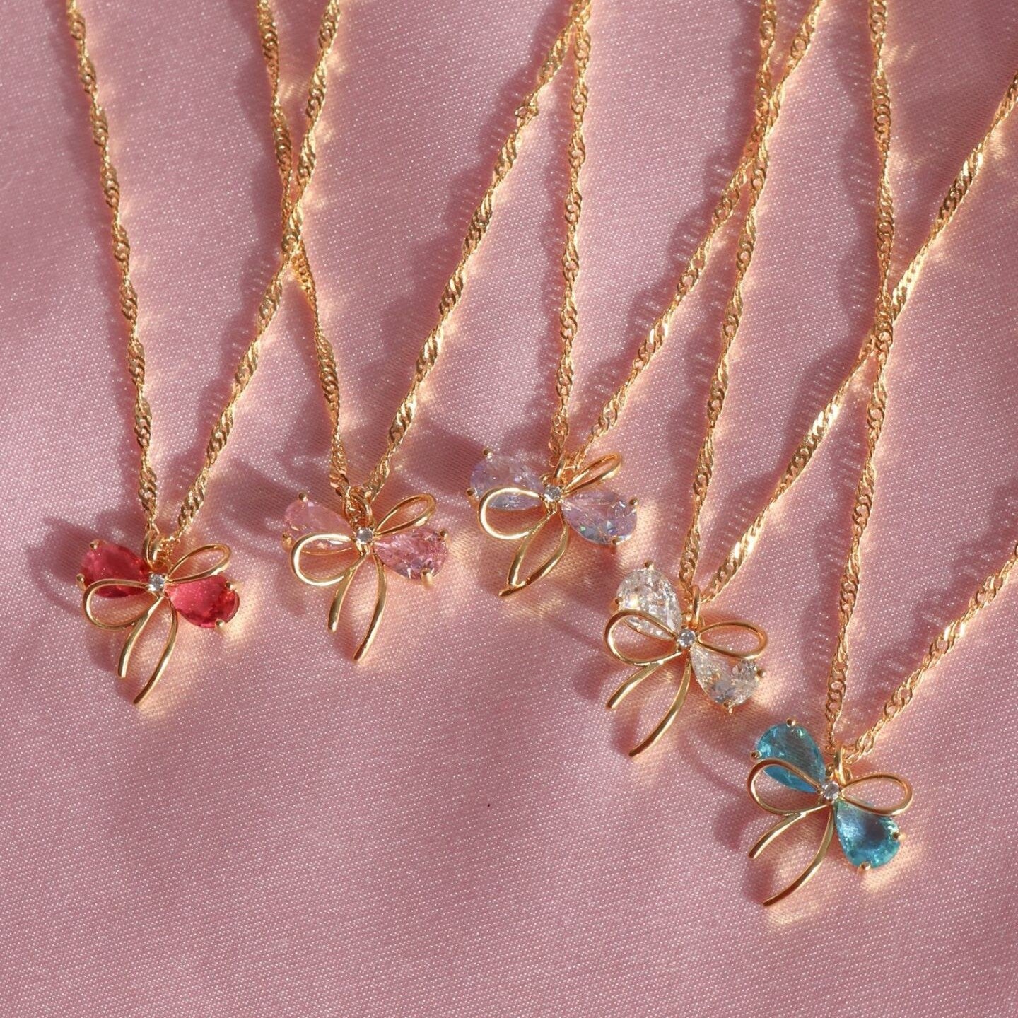 Collana Chic con Fiocco da Donna in Rame con Pendente in Argento Sterling 925, Finitura Galvanizzata, Delicata Catena a Clavicola in Stile Fresco e Dolce