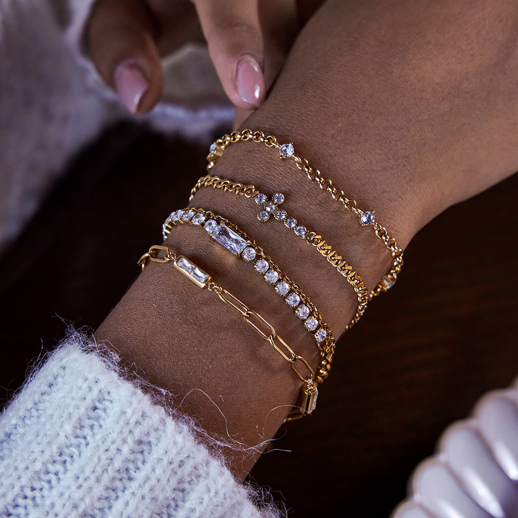 Bracciale Minimalista Geometrico in Acciaio al Titanio con Intarsio di Strass per Donna, Accessorio Moda in Acciaio Inossidabile Placcato