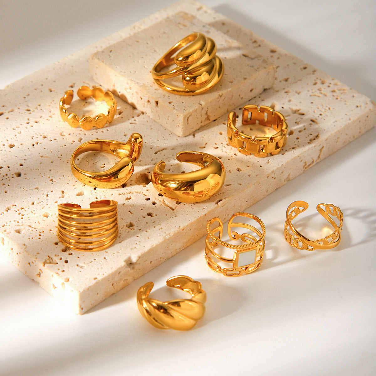 Anello Aperto Geometrico in Acciaio Inossidabile da Donna con Finitura Premium in Acciaio al Titanio, Ipoallergenico e Resistente allo Sbiadimento