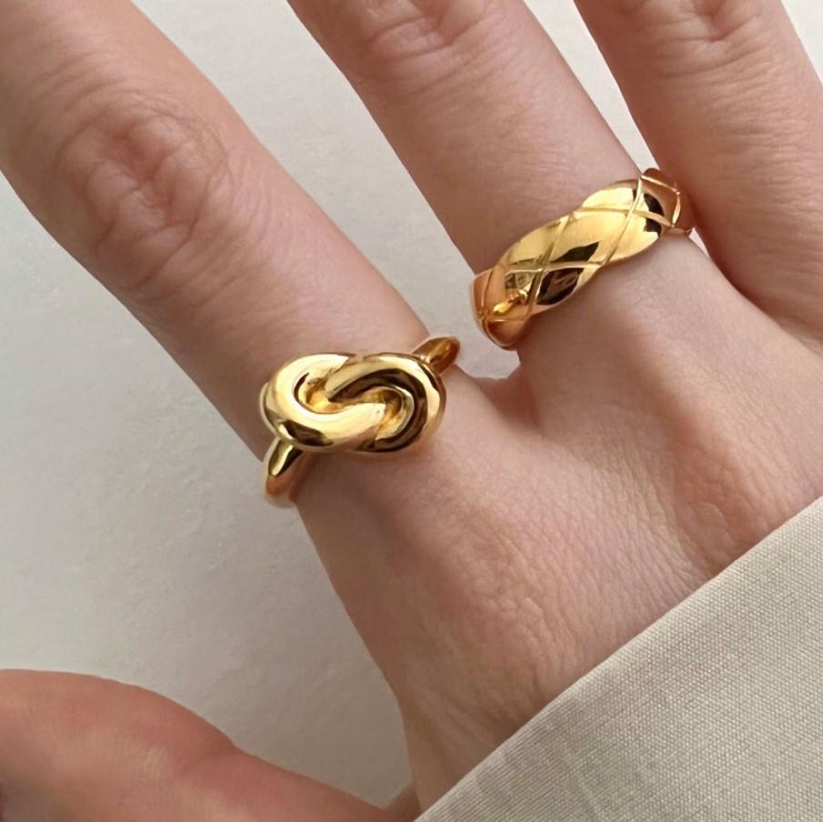 Anello da donna minimalista con nodo geometrico in argento sterling 925