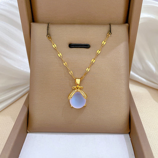 Aurora Bee Ladybug Pendant Necklace in Titanium Steel with Micro-Pavé Gold Plating for Women, Delicate Clavicle Chain with Geometric and Cartoon Design