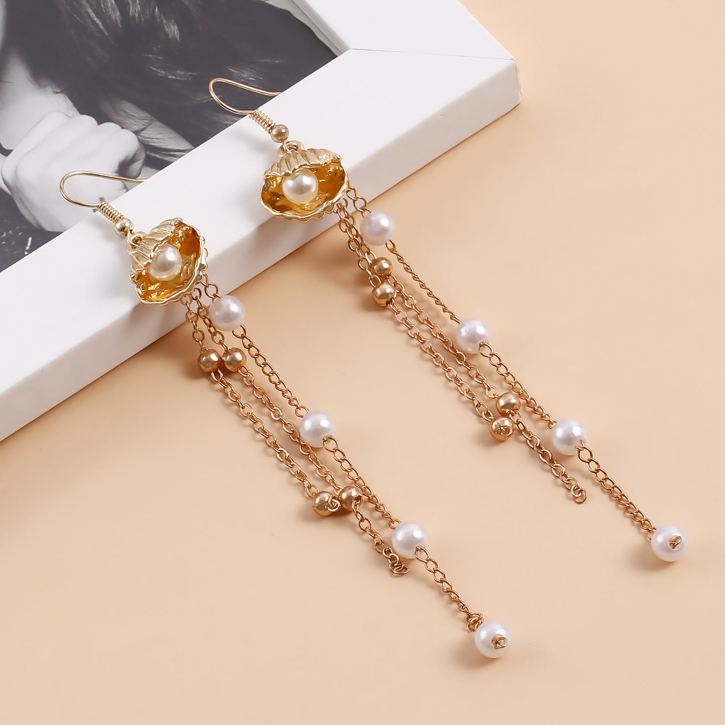 Sweet-Edgy Geometric Alloy Earrings with Pearl-Style Shell Accents and Plated Finish