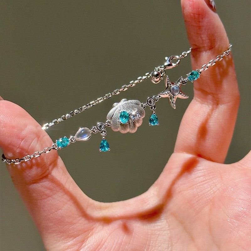 Sweet Minimalist Geometric Floral Brass Bracelet with Cubic Zirconia Inlay for Women