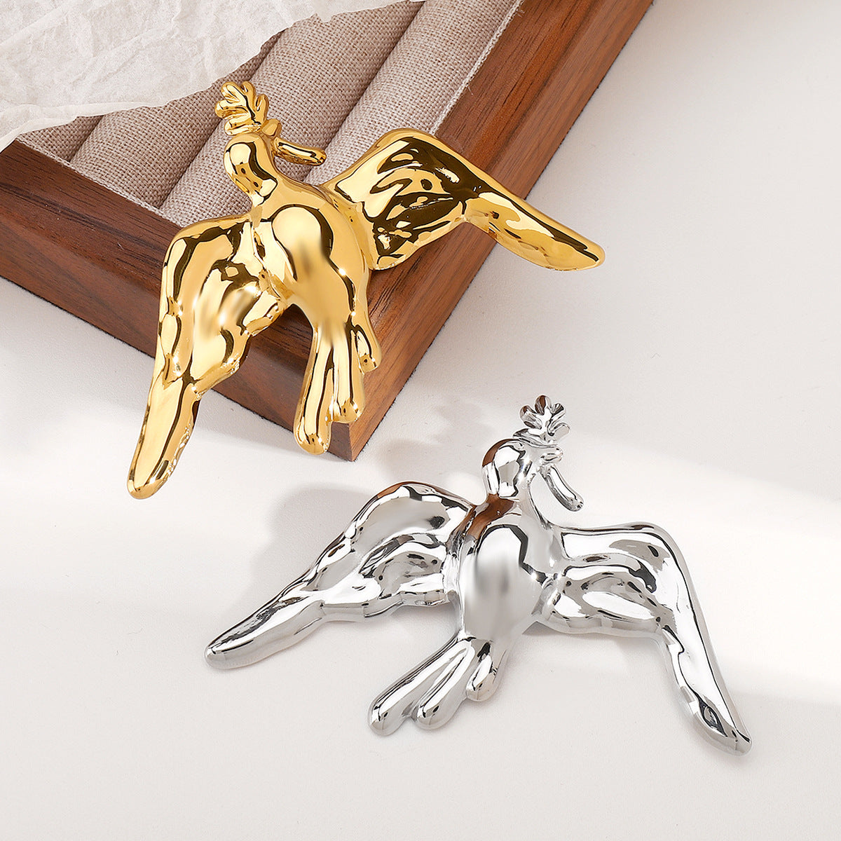 Vintage-Style Peace Dove Brooch for Women in Stainless Steel with Plated Finish, Fashionable Office Chic Accessory