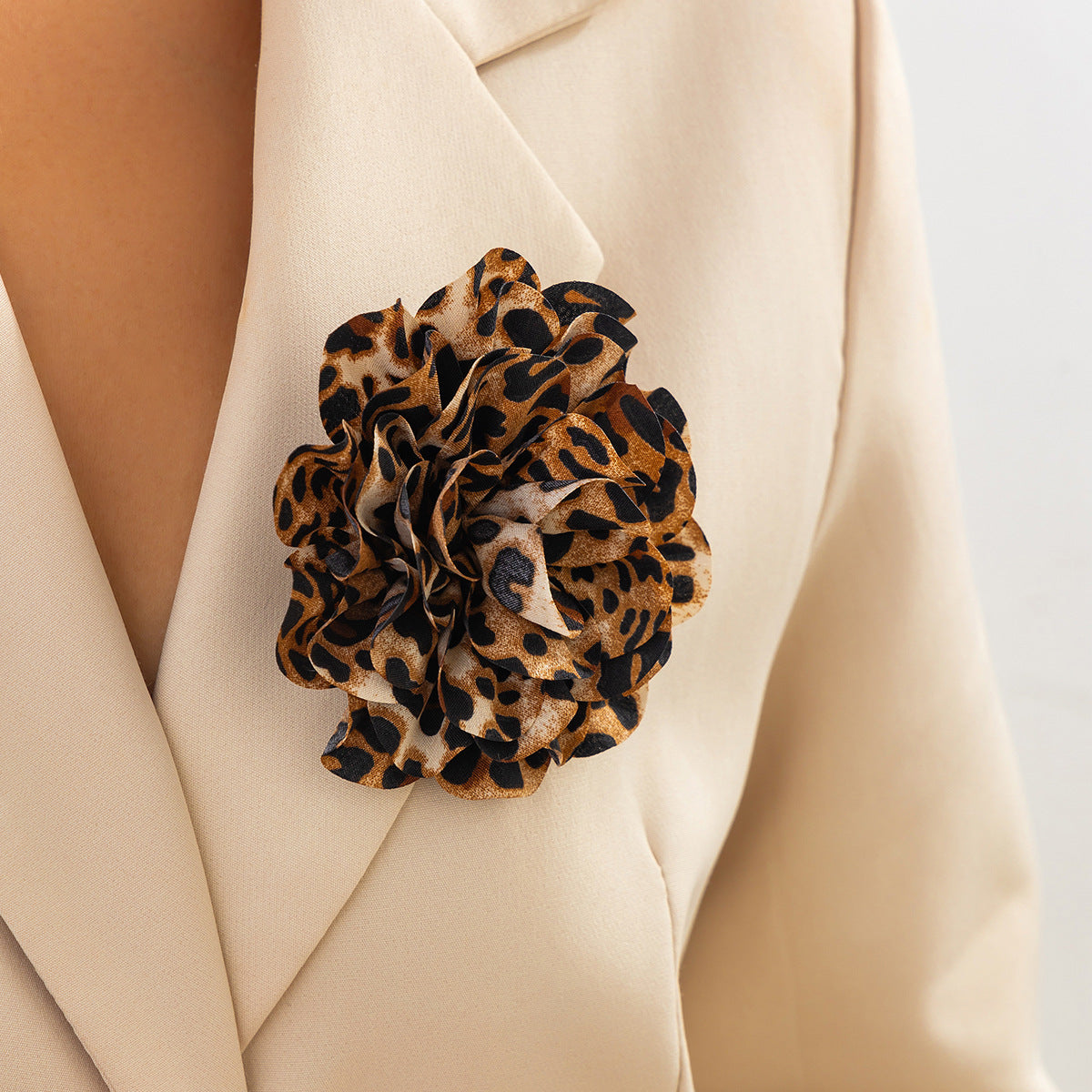 Exaggerated Leopard Print Floral Fabric Brooch Plated Pin for Women