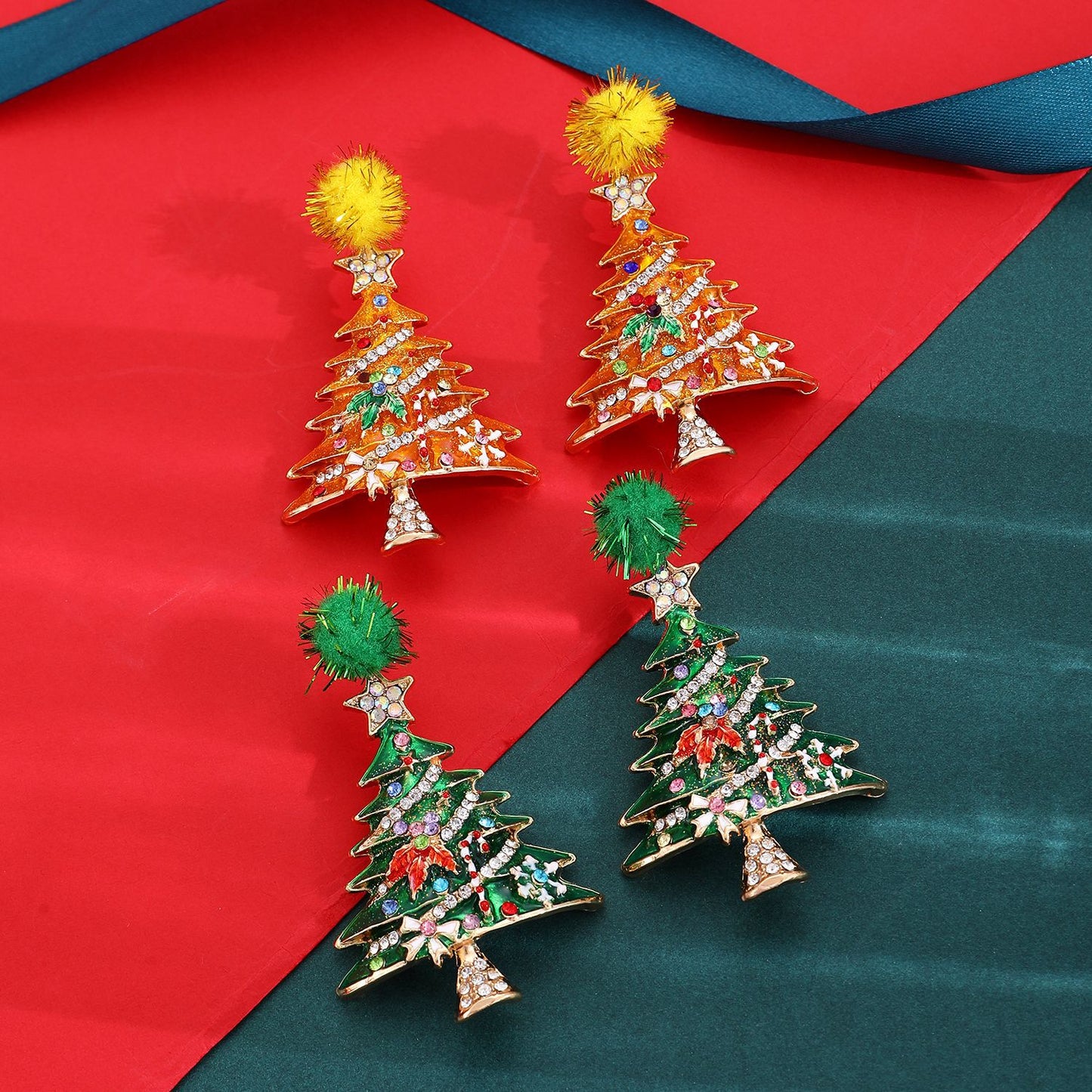 Pendientes de tuerca de árbol de Navidad de moda para mujer, base de aleación con incrustaciones de diamantes de imitación y acabado esmaltado