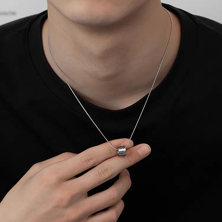 Collar minimalista de acero de titanio en forma de U para hombres y mujeres con cadena de serpiente de acabado pulido