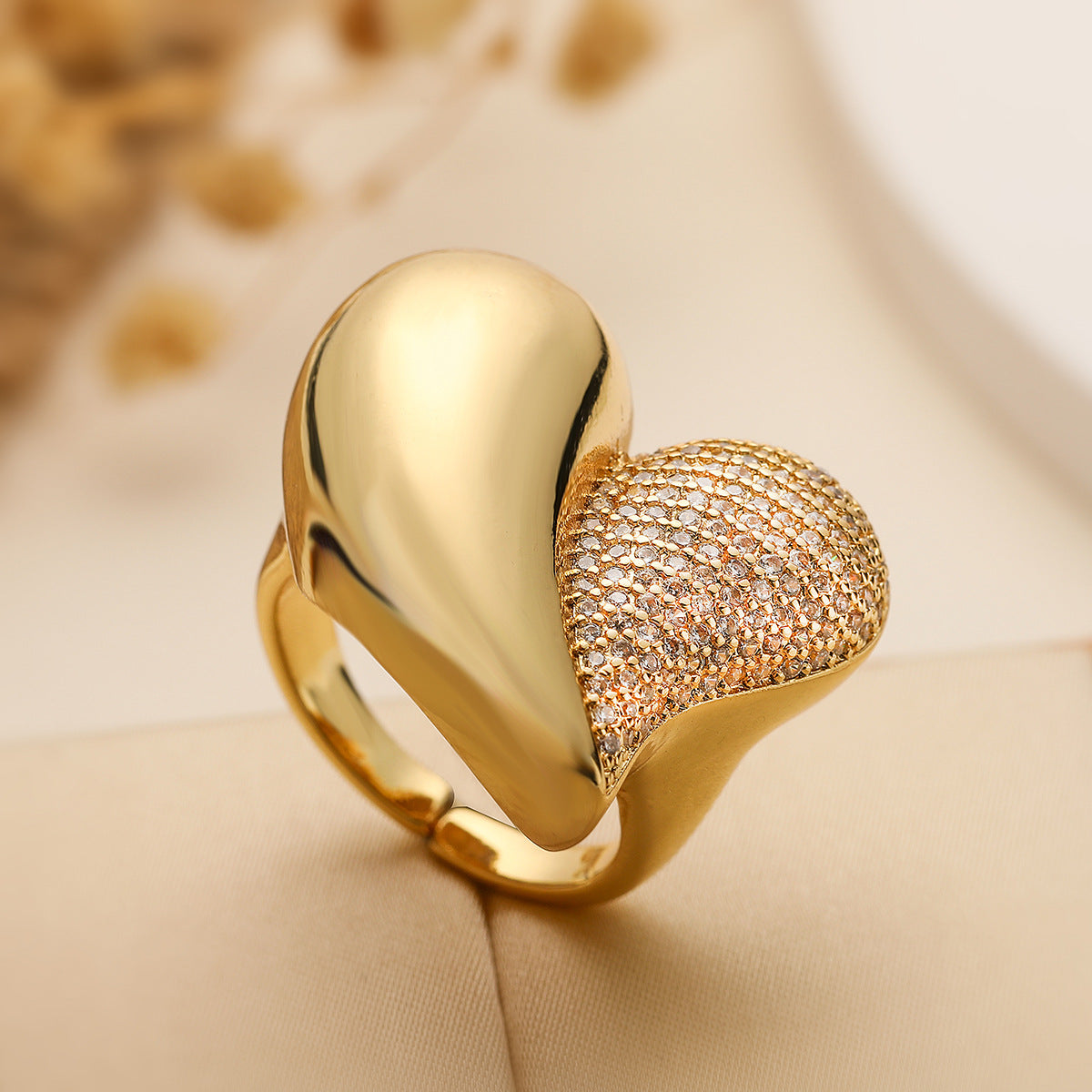 Anello in Rame Geometrico Minimalista alla Moda con Zirconia Micro-Pavé da Donna