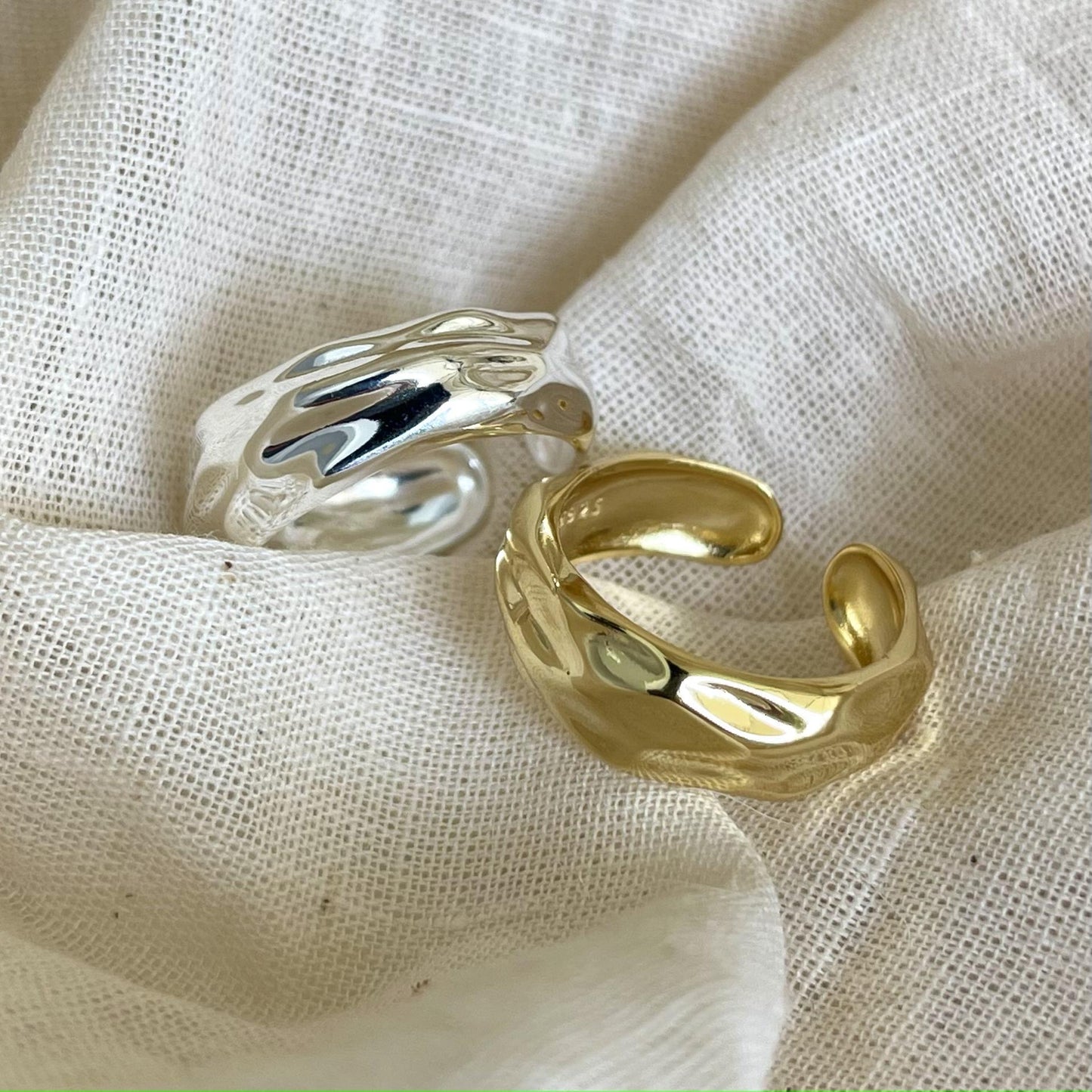 Anillo minimalista de plata de ley 925 con diseño geométrico chapado
