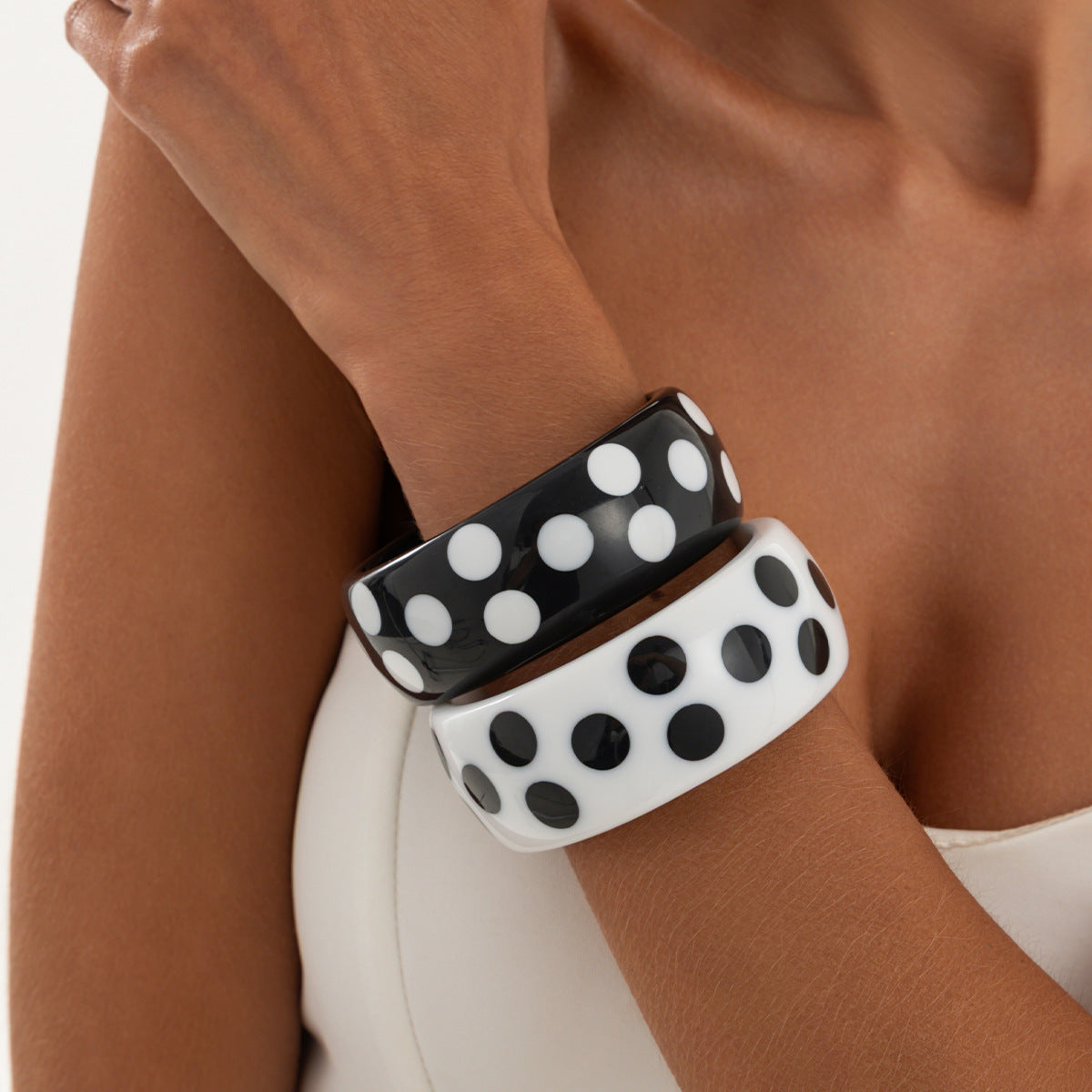 Fashion Geometric Round Polka Dot Resin Bracelet for Women