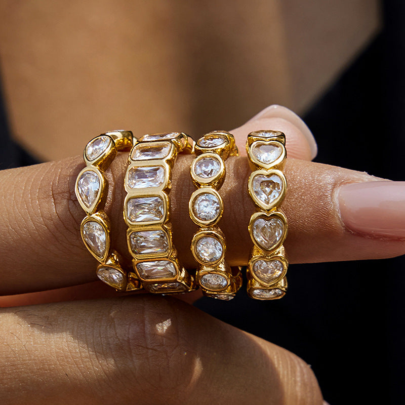 Anillo minimalista con forma de corazón de acero de titanio para mujer con acabado chapado, banda hipoalergénica de acero inoxidable, joyería elegante y lujosa