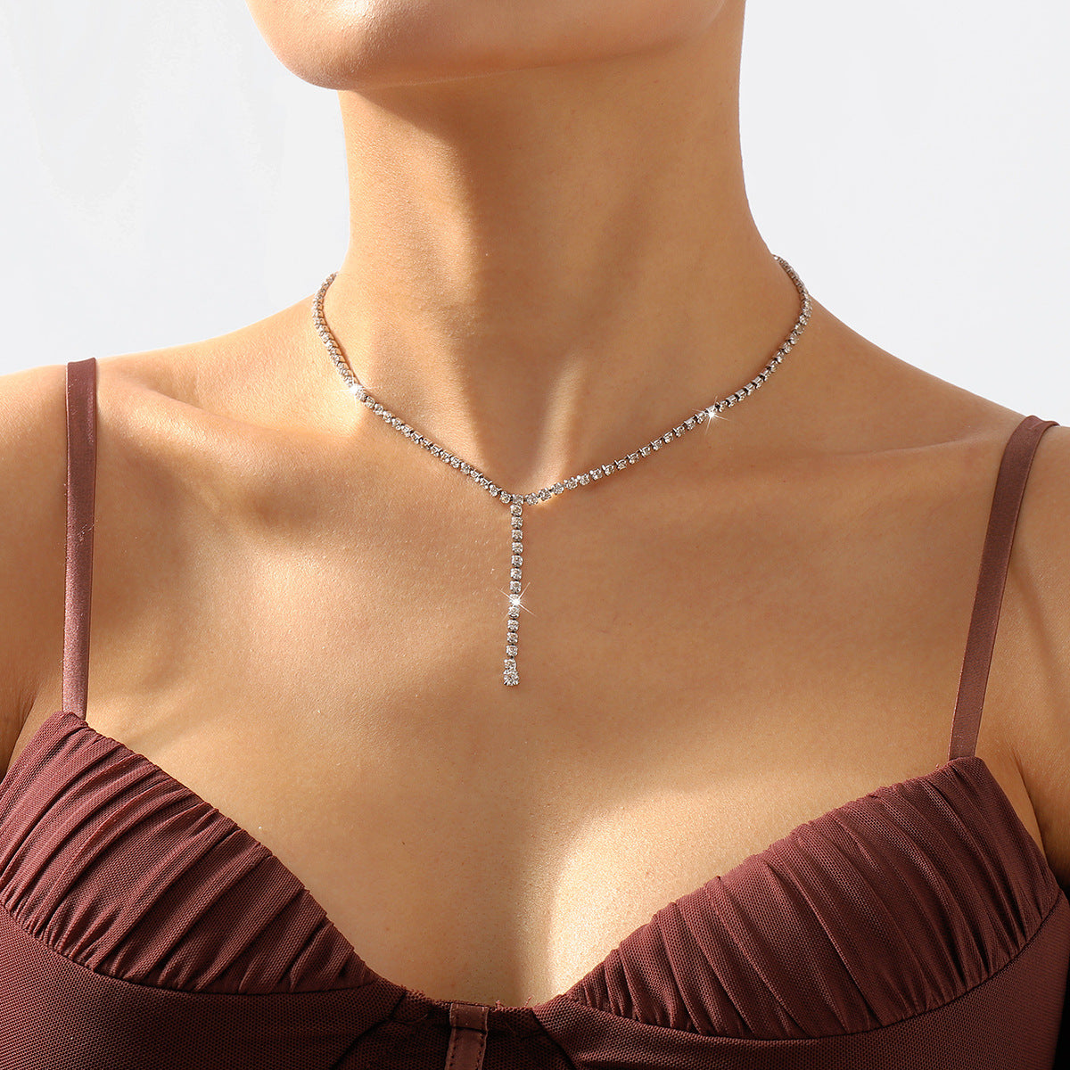 Cadena con diseño geométrico en forma de "Y", dulce y atrevido, con cuerpo de aleación y acabado galvanizado para mujer