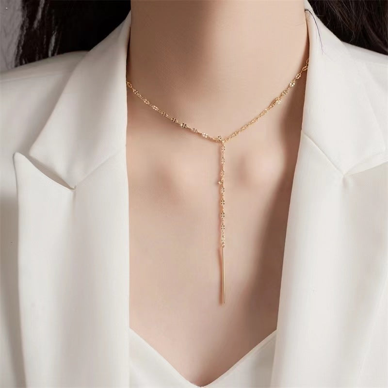 Collana a Y con ciondolo a labbra minimalista in acciaio al titanio placcato oro con nappe lunghe da donna