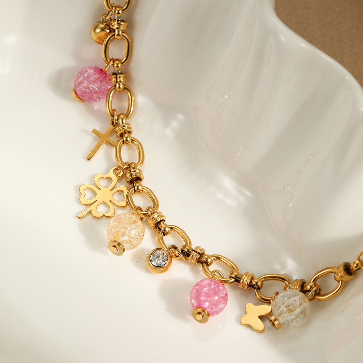 Bracciale con ciondolo geometrico a croce e trifoglio in acciaio inossidabile placcato, stile OL alla moda