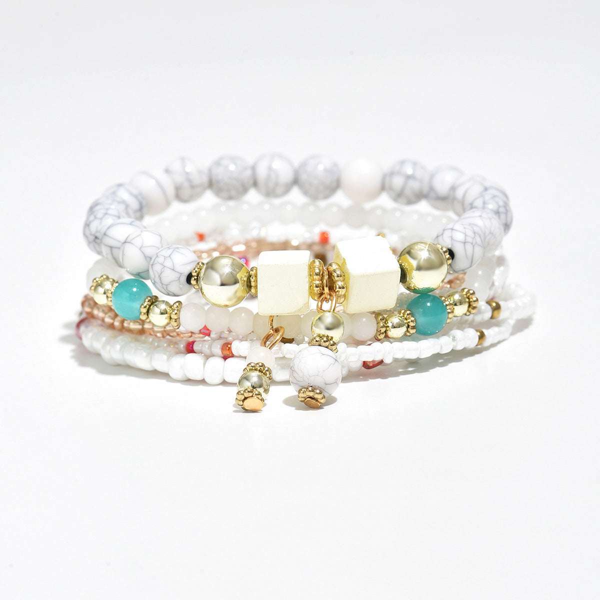 Pulsera de mujer estilo bohemio de múltiples capas con cuentas coloridas tejidas de acrílico en formas geométricas para uso casual a la moda