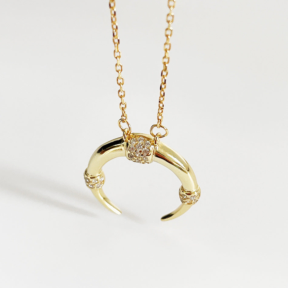 Collar de luna con diamantes de plata de ley 925