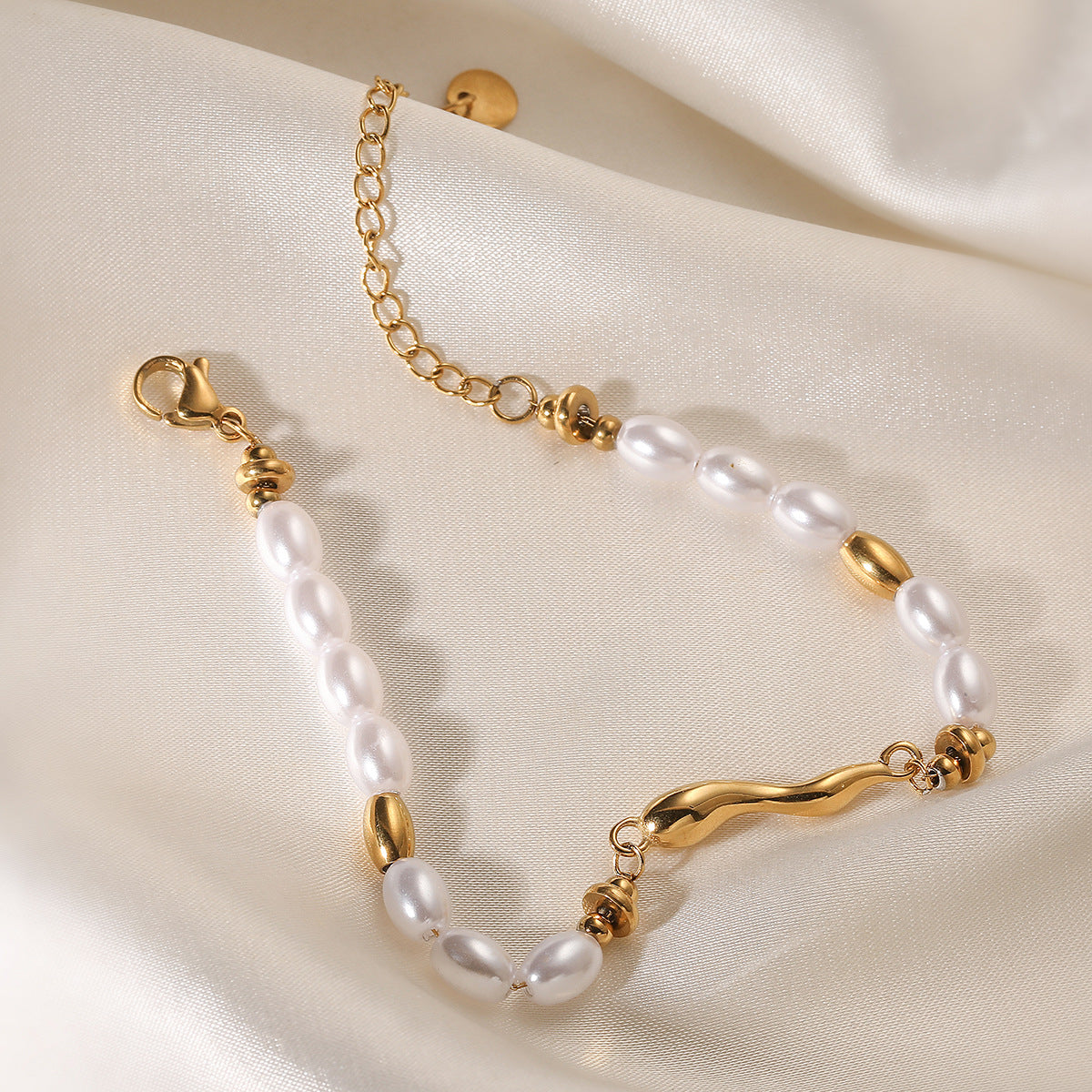 Minimalist Elegant 18K Gold Plated Stainless Steel Geometric Pearl Bracelet for Women