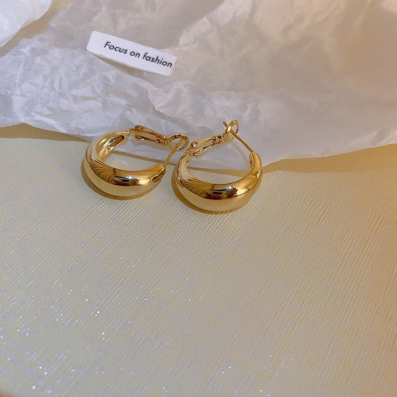 Orecchini a perno geometrici minimalisti in metallo con finitura placcata da donna, gioielli per l'orecchio lussuosi, alla moda e versatili per tutti i giorni