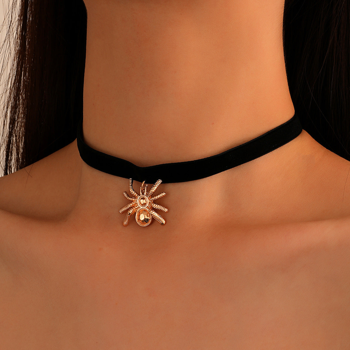 Pendientes llamativos góticos con araña en aleación con acabado galvanizado para estilo punk de Halloween