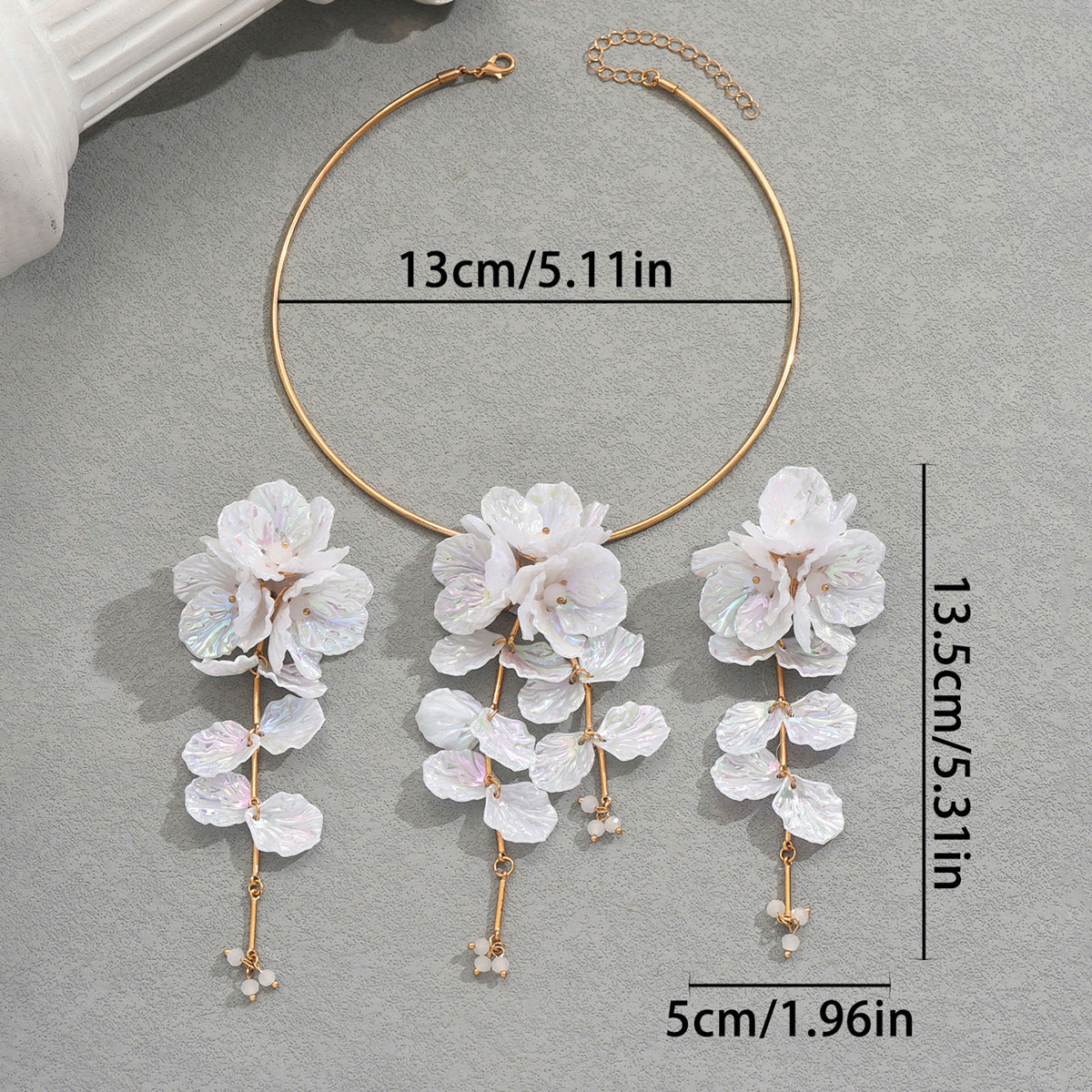 Floral Minimalist Resin Necklace and Earrings Set with Petal Design for Women