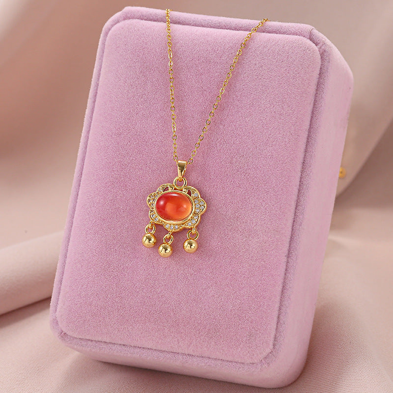 Original Design Irregular Animal-Shaped Titanium Steel Pendant Necklace for Women with Plated Finish and Color-Changing Temperature-Sensitive Charm