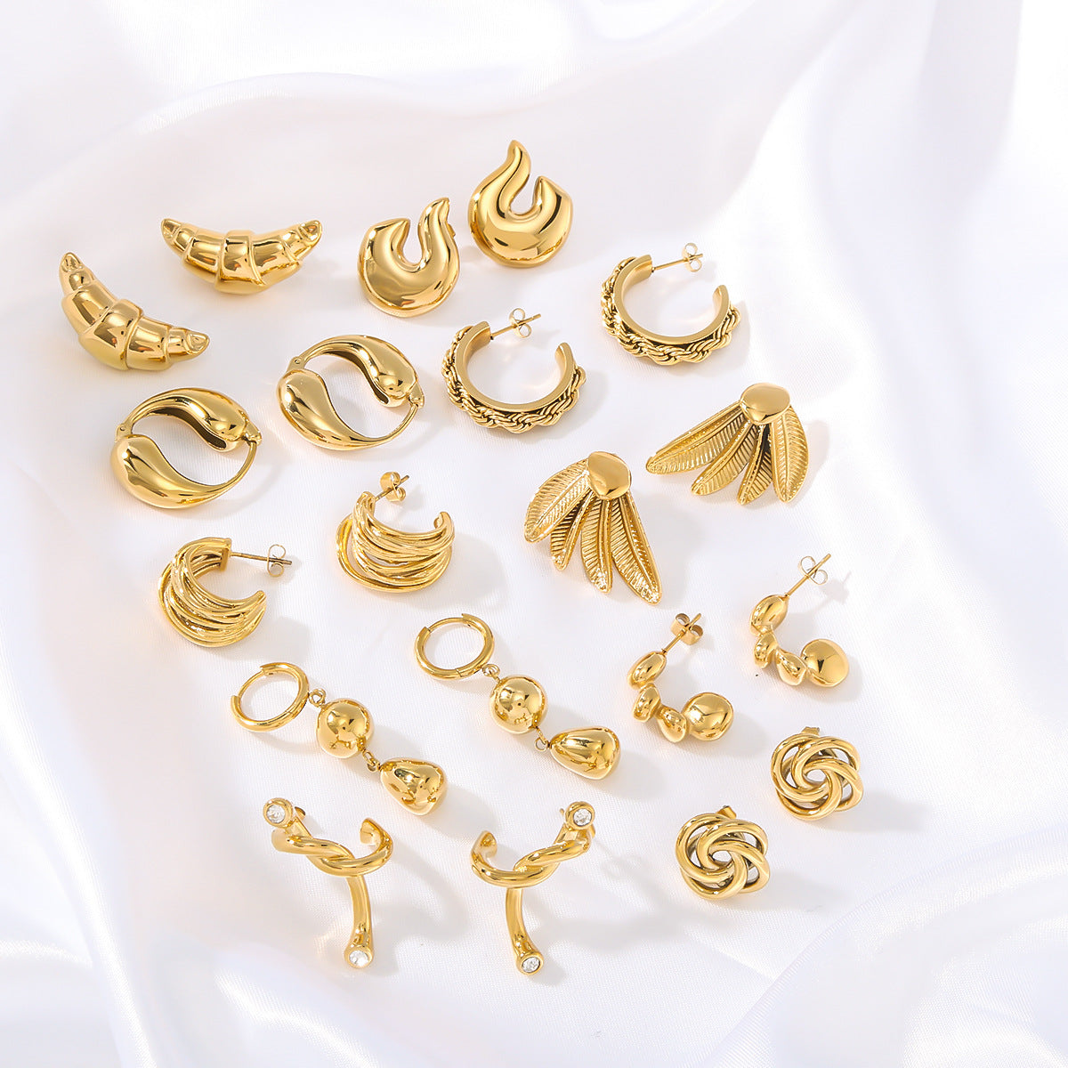 Minimalist Geometric Stainless Steel Hoop Earrings with 18K Vacuum Plating for Women