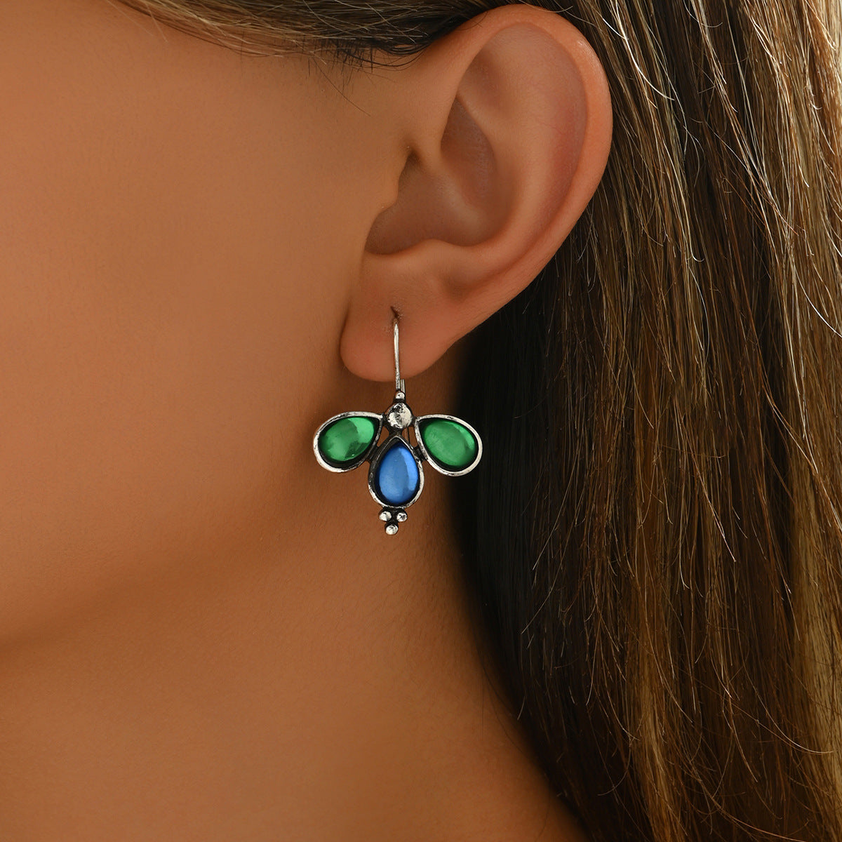 Pendientes de mujer de circonita geométrica vintage con elementos de diseño floral y circular