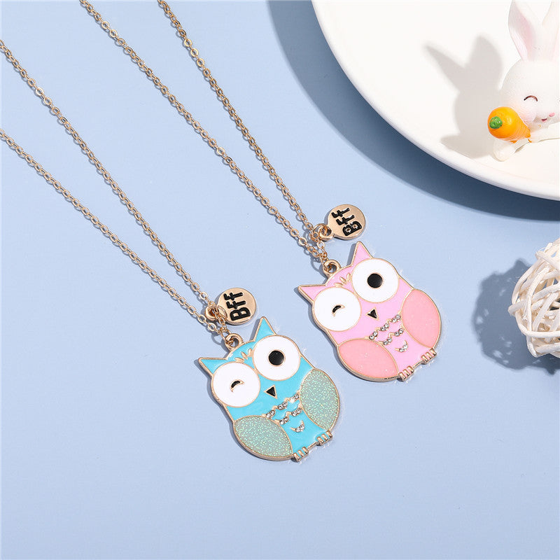 Collar con colgante de búho de dibujos animados para niños, de aleación con acabado de esmalte, cadena cruzada ajustable en forma de corazón, tono oro rosa, joyas de amistad para mejores amigos