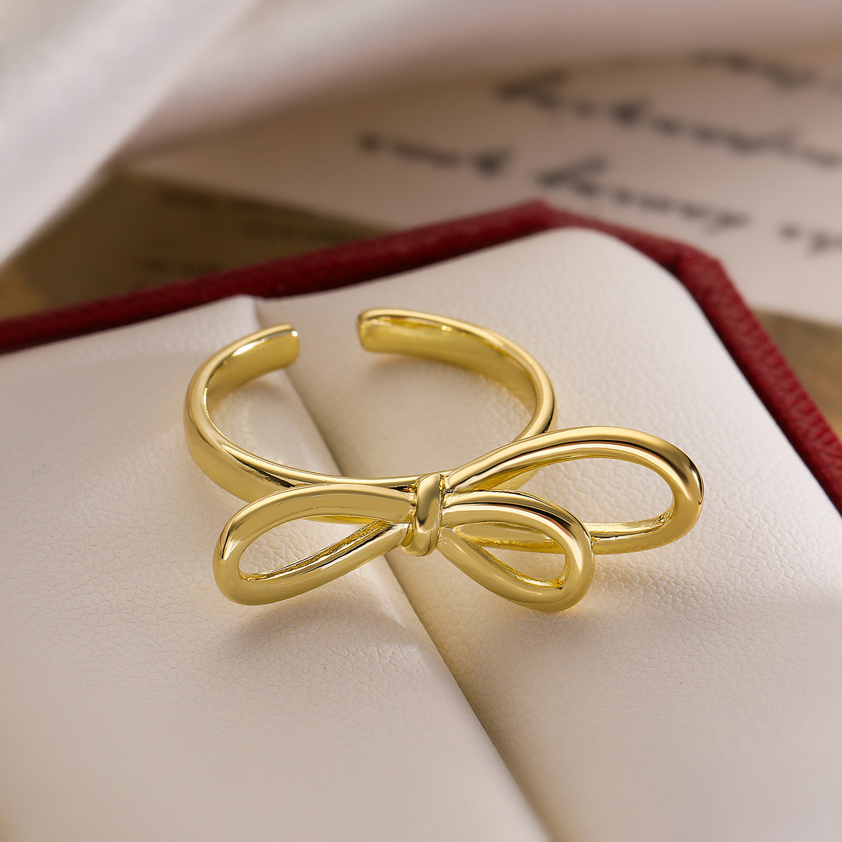 Anello Minimalista con Fiocco Vuoto da Donna in Rame Placcato Oro 18K, Design Geometrico e Irregolare