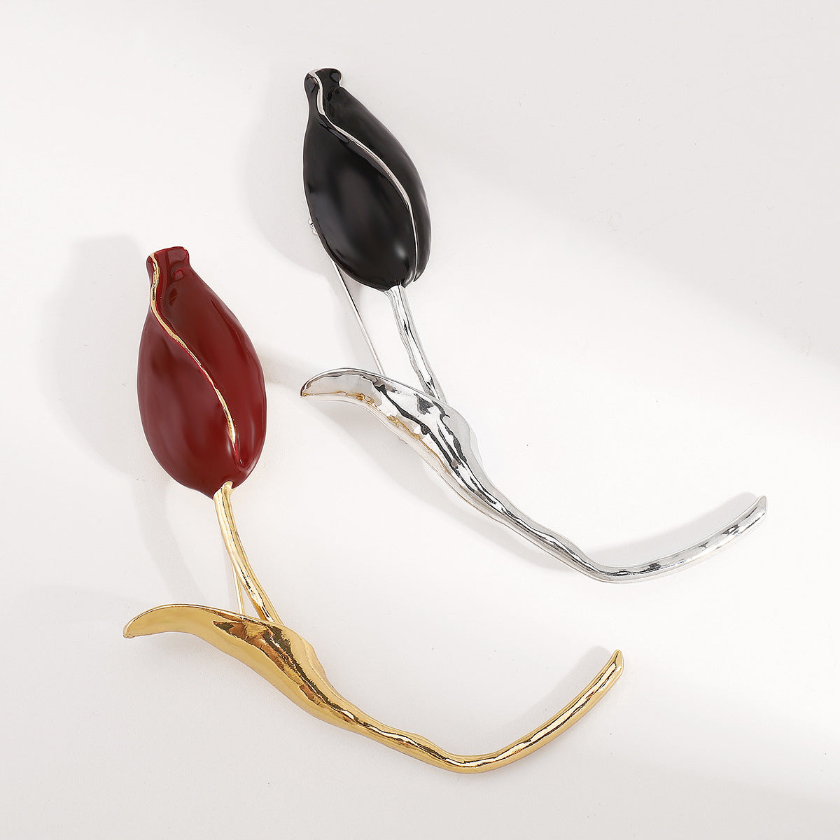 Fashionable Tulip Bud Brooch for Women in Zinc Alloy with Plated Finish, Elegant Floral Design for Office and Casual Wear