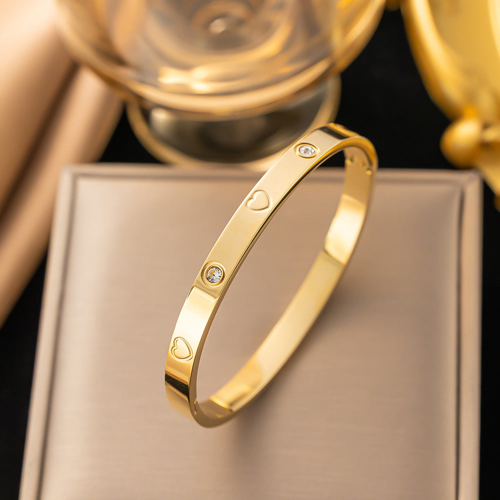 Bracciale Minimalista in Acciaio Inossidabile da Donna con Placcatura in Acciaio al Titanio e Intarsio di Strass a Forma Geometrica Ovale
