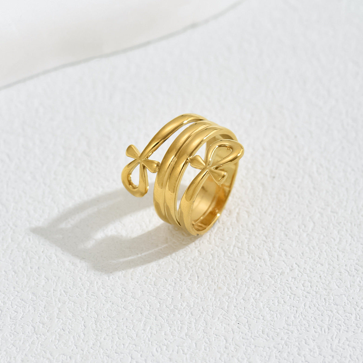 Anillo Minimalista con Nudo Geométrico en Aleación de Zinc con Acabado Chapado para Mujer