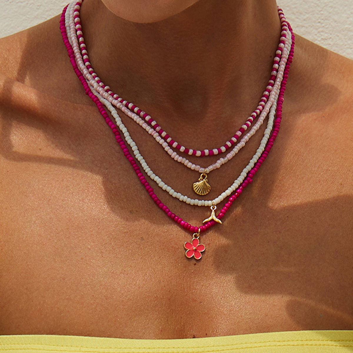 Collana con Pendente Guscio Marino e Stella Marina Boho Chic con Dettagli Nappa, Collana in Lega Multistrato con Finitura Placcata per Donne