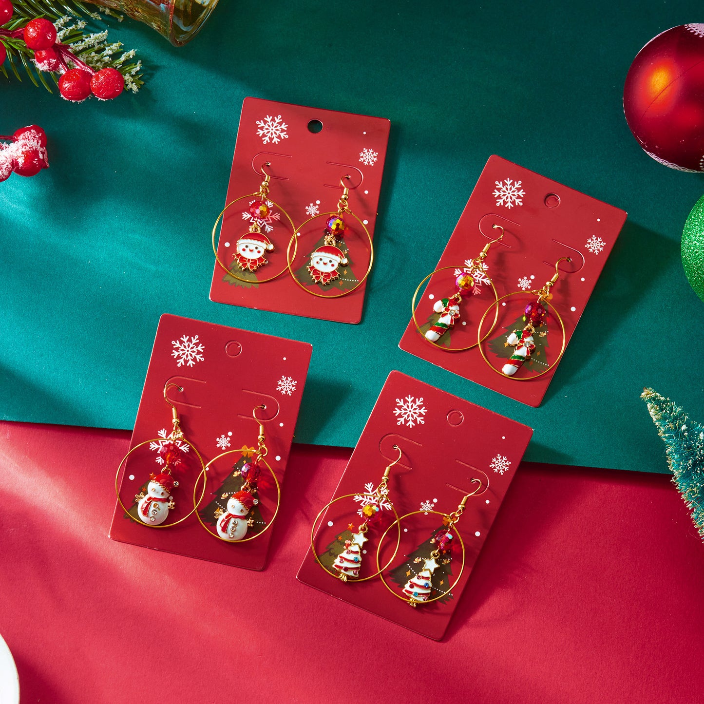 Pendientes de aro de aleación con temática navideña con dijes de árbol, campana, bastón de caramelo y muñeco de nieve para hombres y mujeres, regalo de joyería festiva para las fiestas