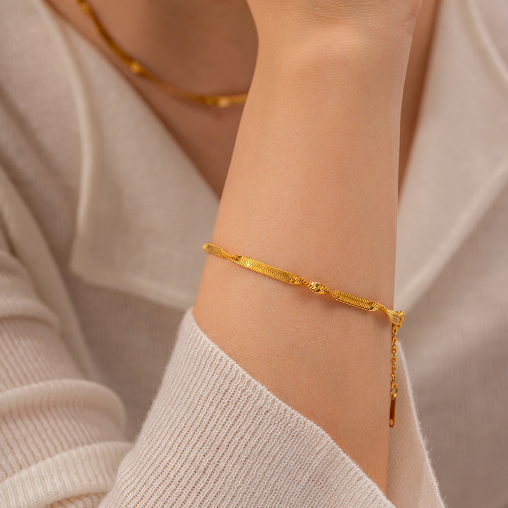 Geometric Circle Pendant Bracelet in Stainless Steel with 18K Gold Plating for Women