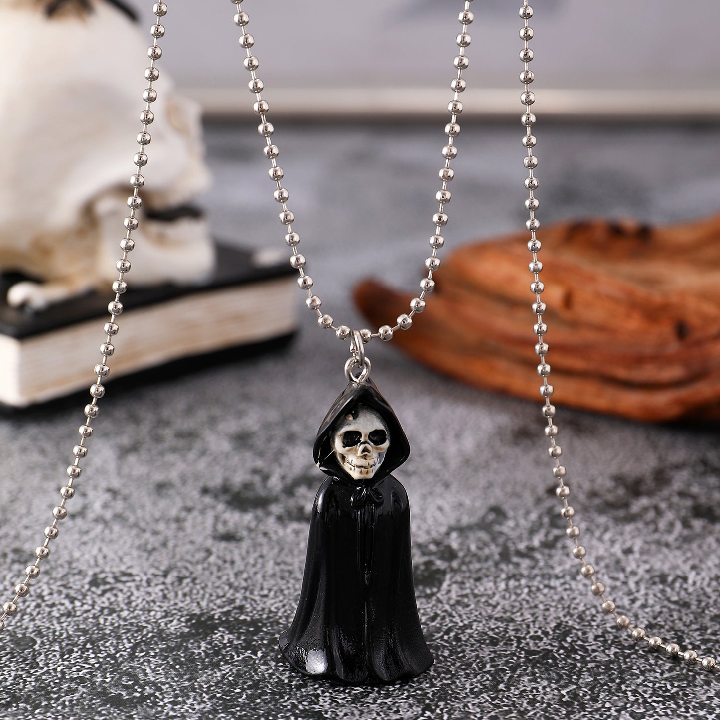 Collar con colgante de fantasma y calabaza de Halloween en resina con acabado chapado, joyería minimalista de moda para las fiestas para unisex