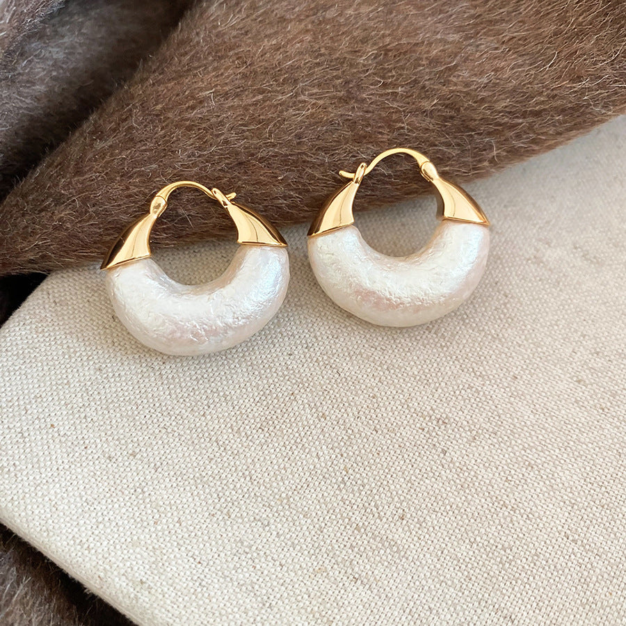 Gold Plated Geometric Pearl Stud Earrings for Women Vintage Elegant Minimalist Everyday Luxury Ear Jewelry