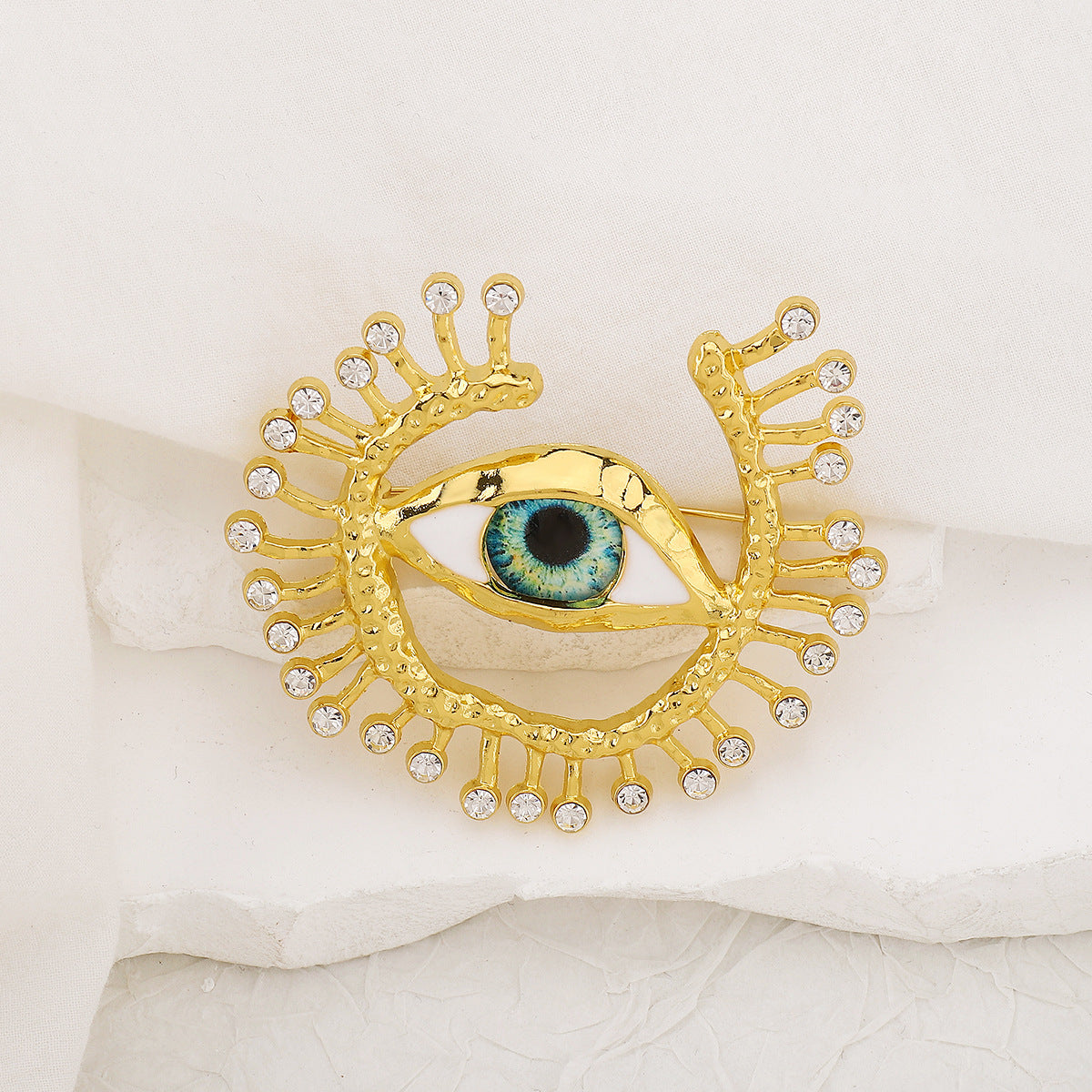 Pendientes colgantes de ojo de demonio de estilo vintage atrevido para mujer con incrustaciones de diamantes de imitación con base de aleación y chapado en oro