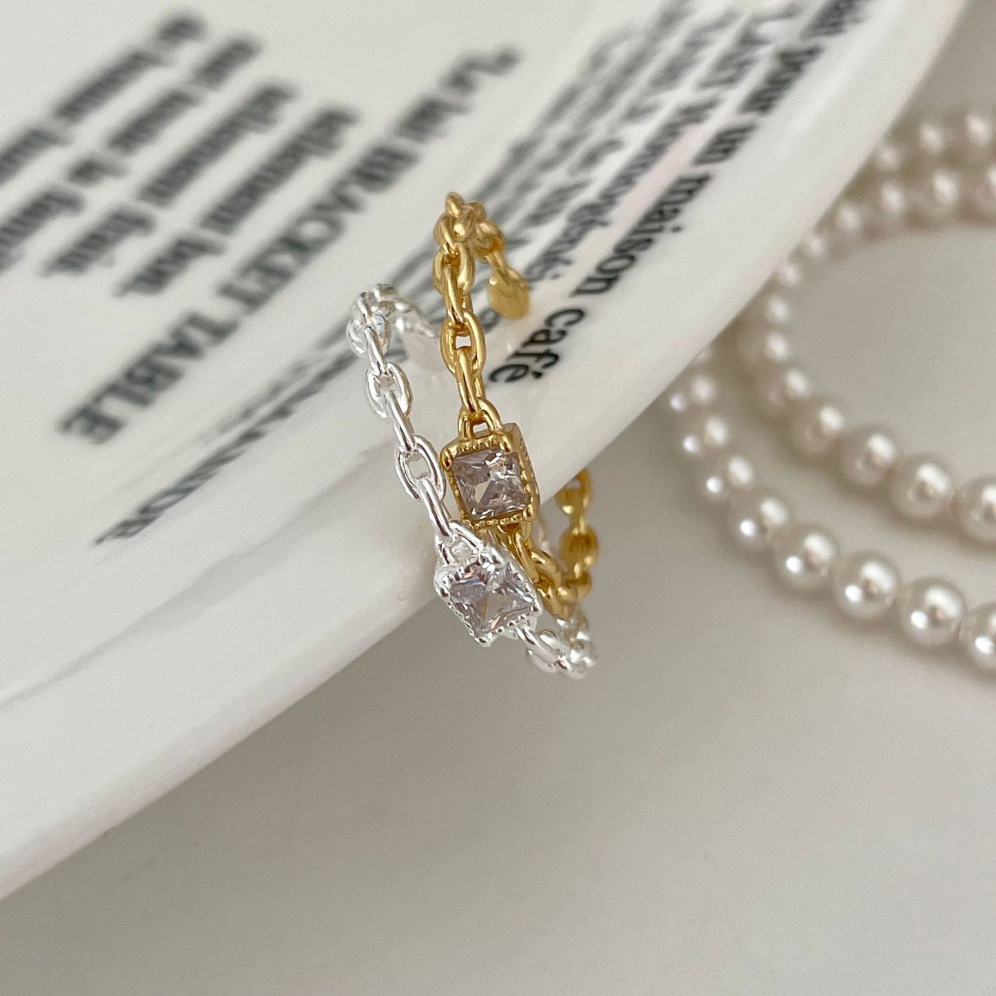Anello da donna minimalista dolce in argento sterling 925 con zirconi cubici e motivo a catena