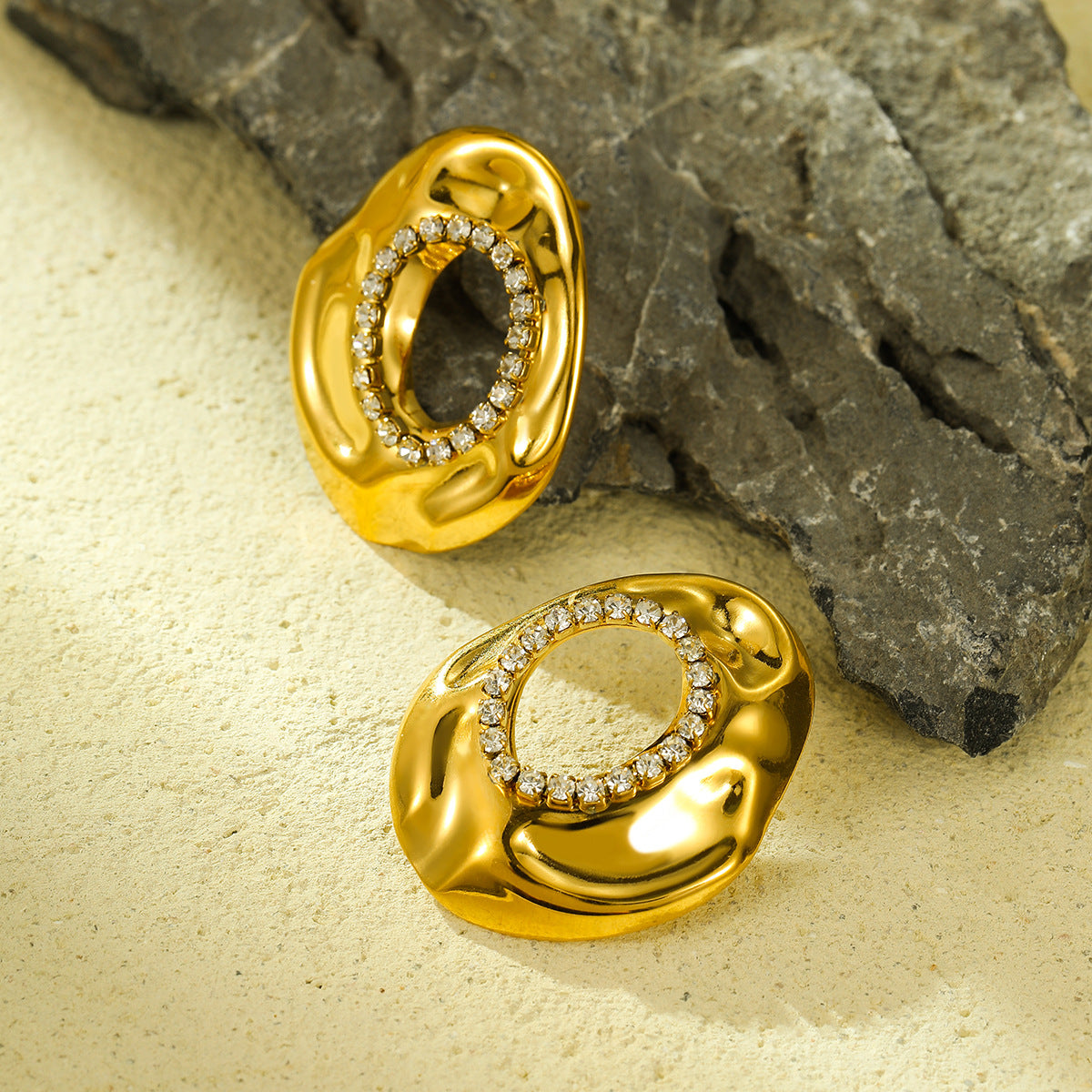 Orecchini da donna in acciaio inossidabile con design geometrico alla moda, placcatura in oro 18 carati e intarsio in zircone