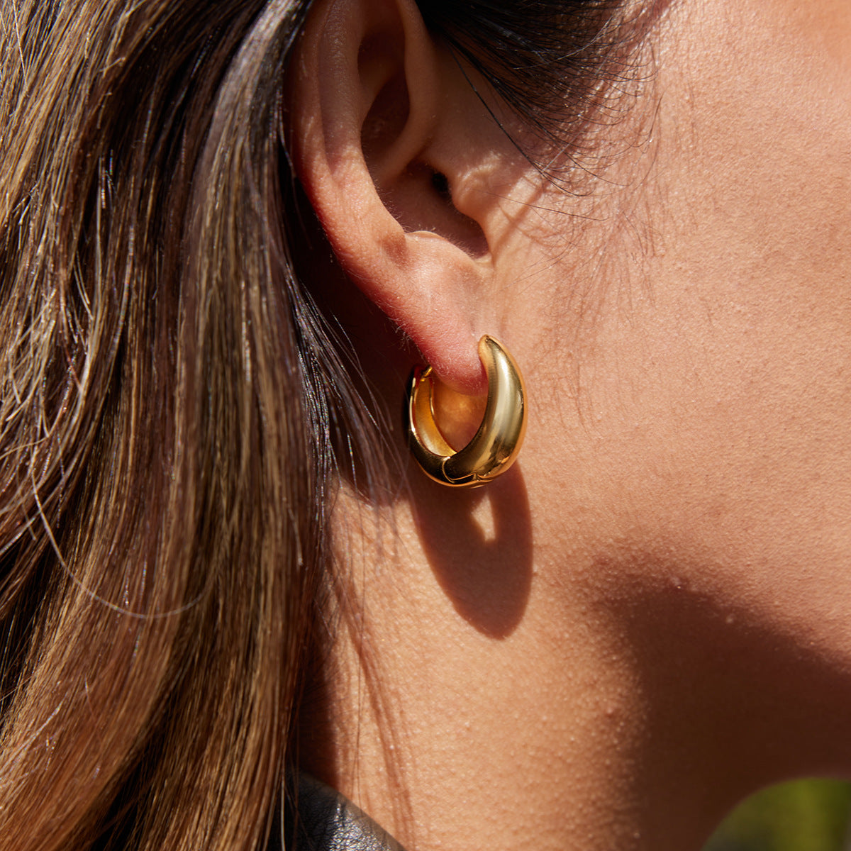 Pendientes de aro geométricos minimalistas de acero inoxidable con acabado chapado para mujer