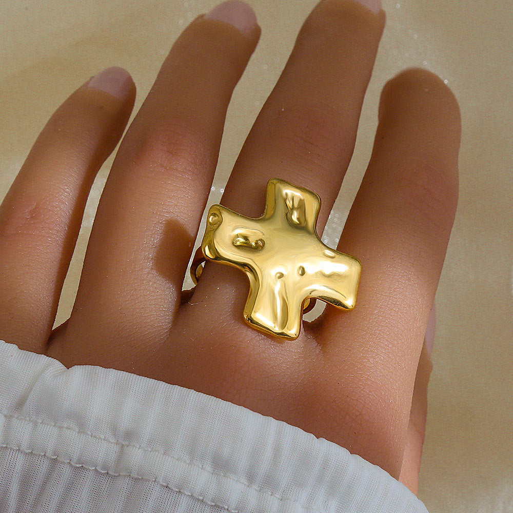 Anillo de mujer de acero inoxidable con cruz martillada vintage ajustable con baño de plata