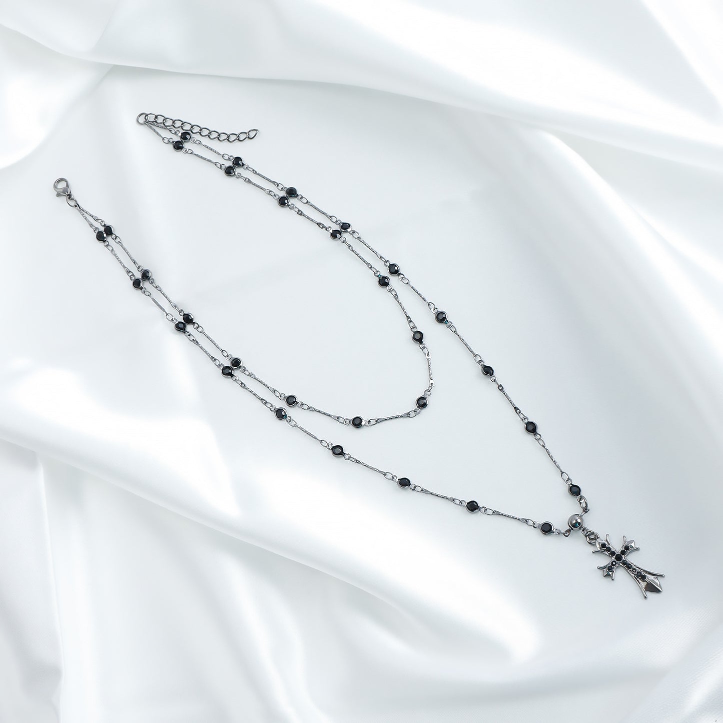 Collar Colgante Cruz Gótica Oscura para Mujer Aleación Forma Geométrica con Incrustaciones de Pedrería Acabado Chapado Cadena Larga de Clavícula en Capas