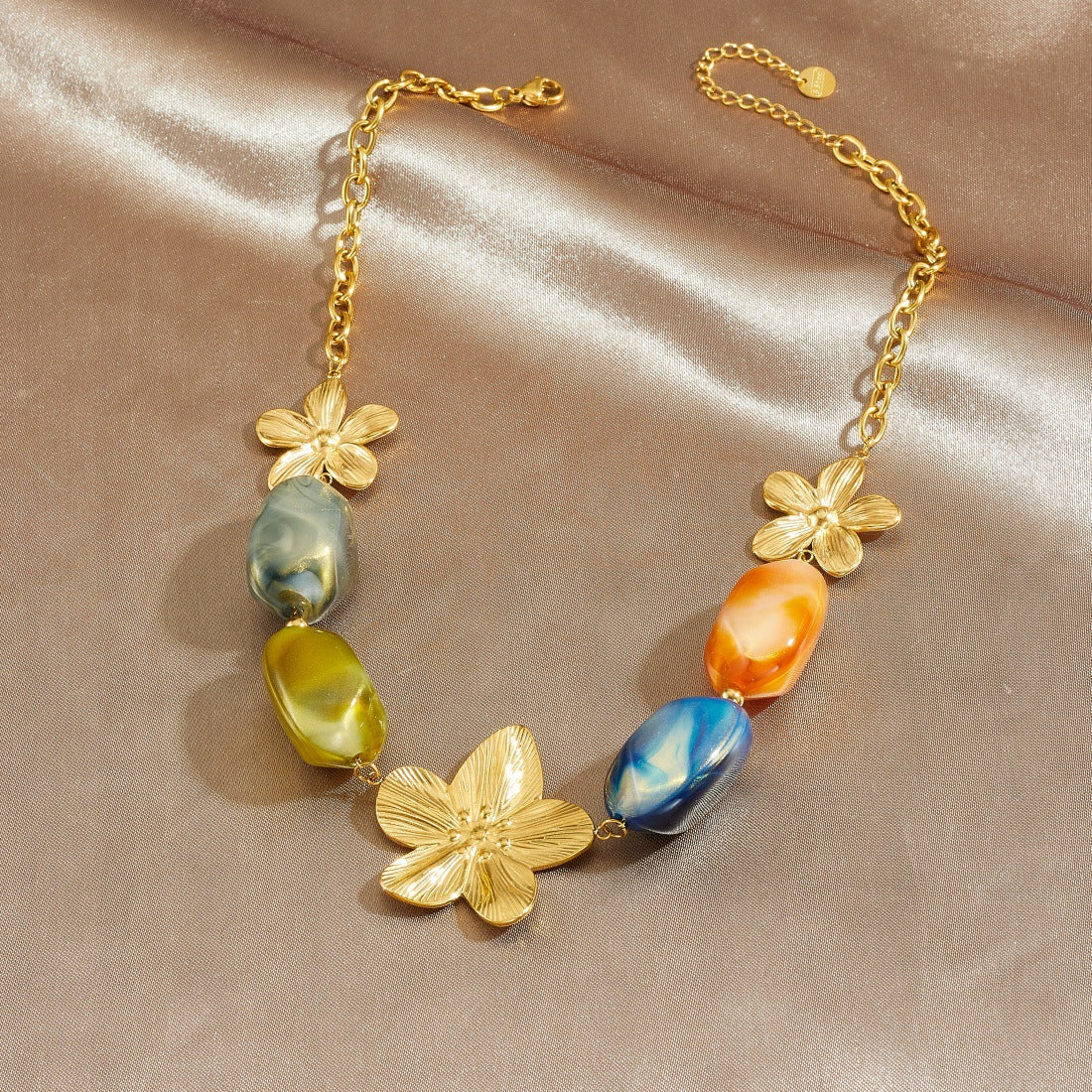 Vintage Gold Plated Stainless Steel Floral Camellia Pendant Necklace with Beaded Chain