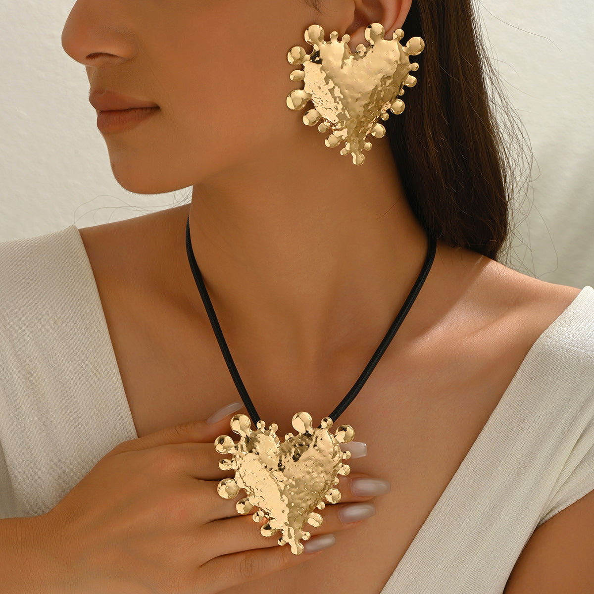 Set Collana da Donna con Ciondolo a Cuore Geometrico in Lega con Intarsio di Strass, Finitura Placcata, per Tutti i Giorni