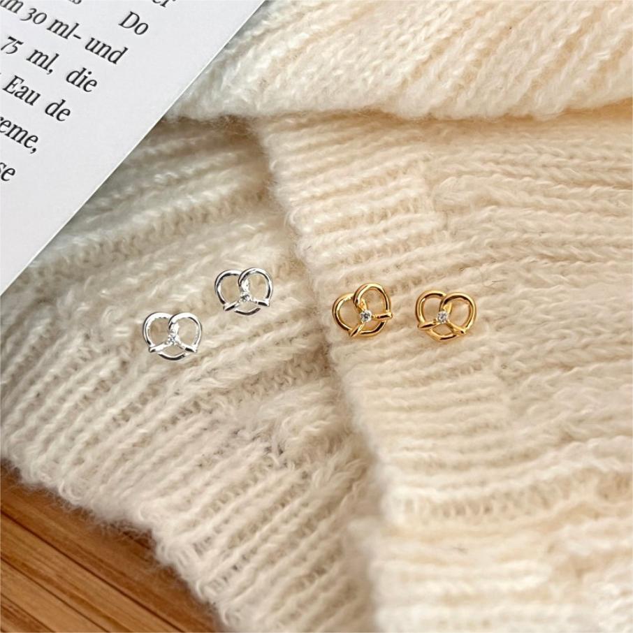 Minimalist Heart-Shaped 925 Sterling Silver Zircon Stud Earrings with Plated Finish